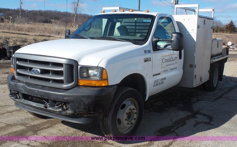 image for item J4633 2001 Ford F450 Super Duty flatbed pickup truck