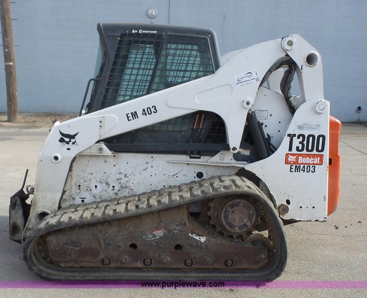 image for item J4641 2009 Bobcat T300 skid steer