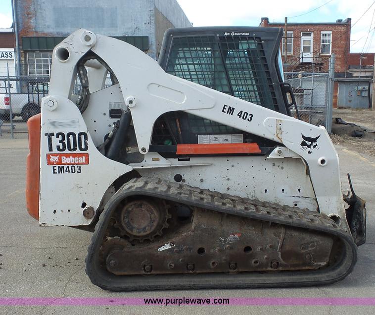 image for item J4641 2009 Bobcat T300 skid steer