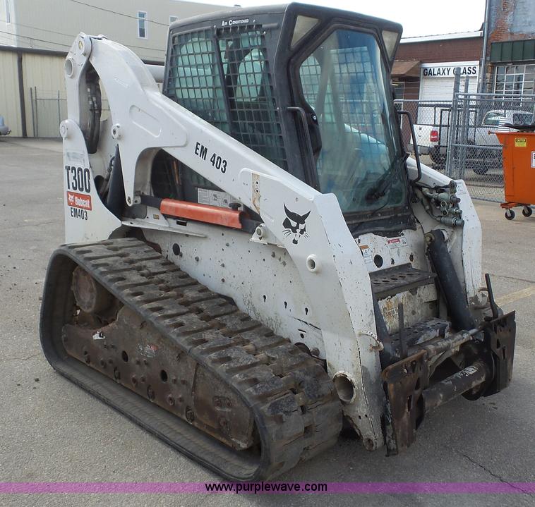 image for item J4641 2009 Bobcat T300 skid steer