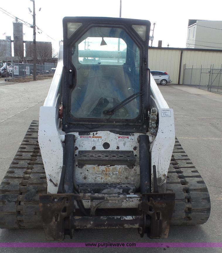 image for item J4641 2009 Bobcat T300 skid steer