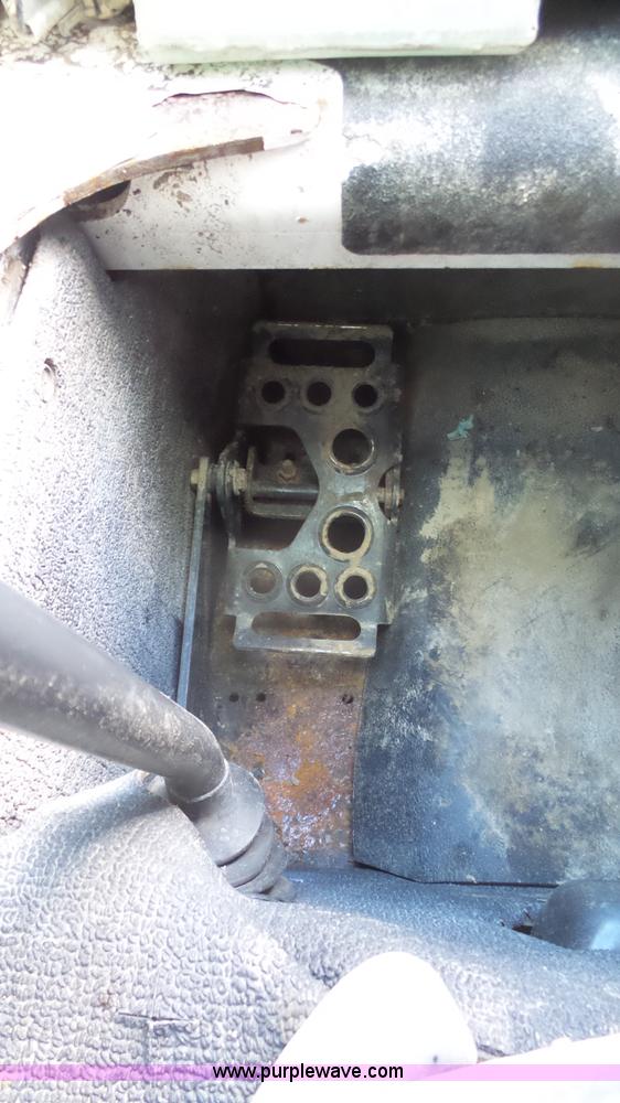 image for item J4641 2009 Bobcat T300 skid steer