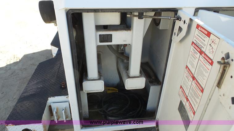 image for item J4650 Summit utility bed with crane