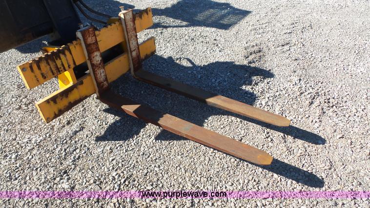 image for item J4654 2005 JCB 520 telehandler