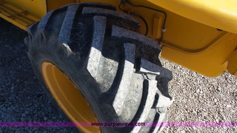 image for item J4654 2005 JCB 520 telehandler