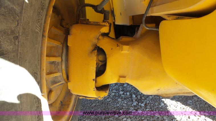 image for item J4654 2005 JCB 520 telehandler