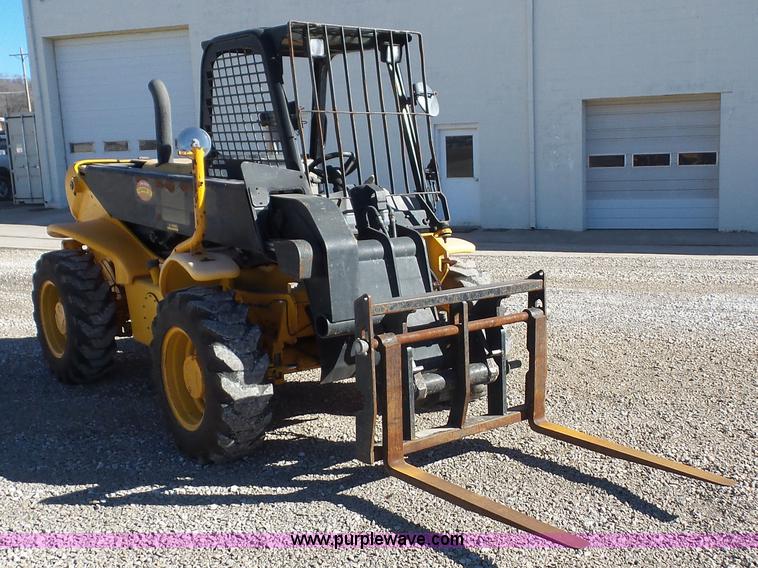image for item J4655 2005 JCB 520 telehandler