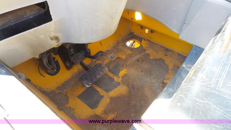 image for item J4655 2005 JCB 520 telehandler