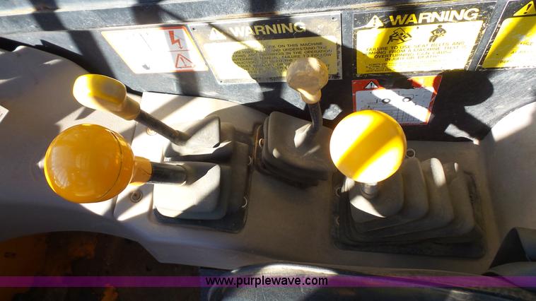 image for item J4655 2005 JCB 520 telehandler