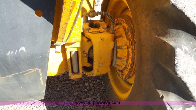 image for item J4655 2005 JCB 520 telehandler