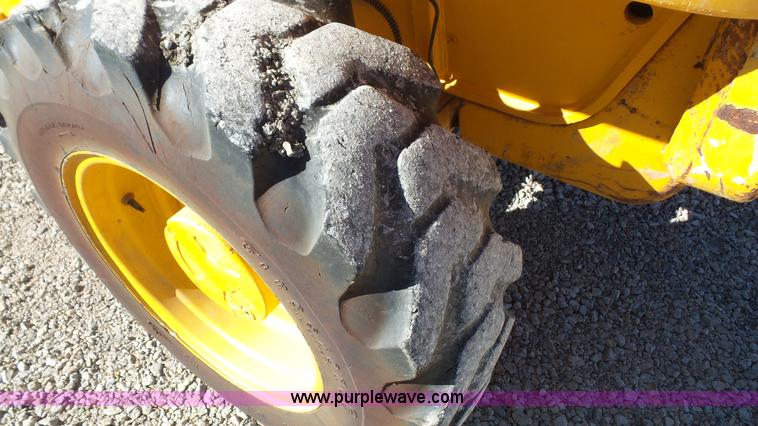 image for item J4655 2005 JCB 520 telehandler