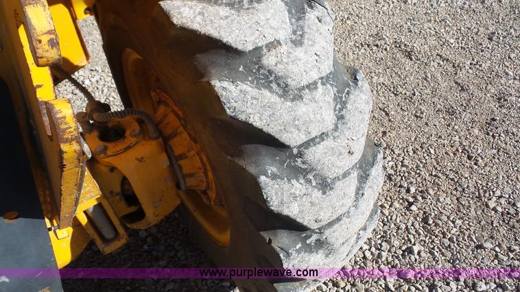 image for item J4655 2005 JCB 520 telehandler