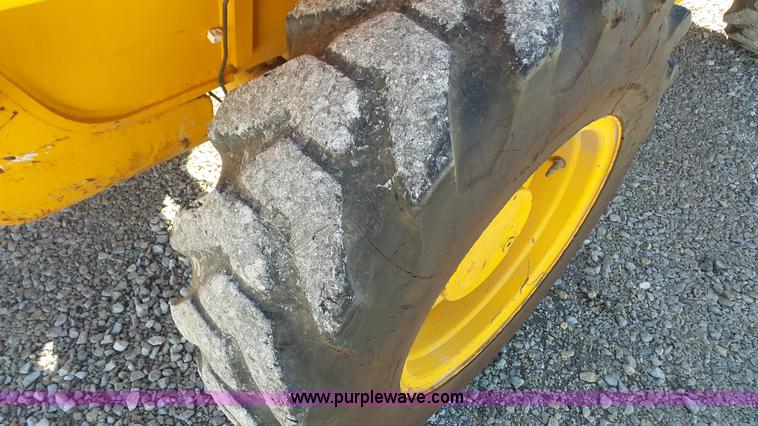 image for item J4655 2005 JCB 520 telehandler