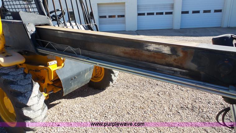 image for item J4655 2005 JCB 520 telehandler