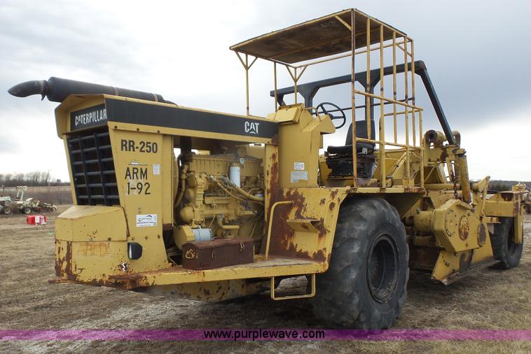 image for item J4675 1992 Caterpillar RR250 reclaimer