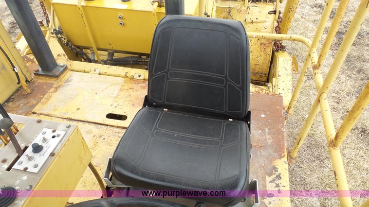 image for item J4675 1992 Caterpillar RR250 reclaimer