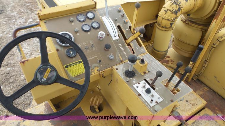 image for item J4675 1992 Caterpillar RR250 reclaimer