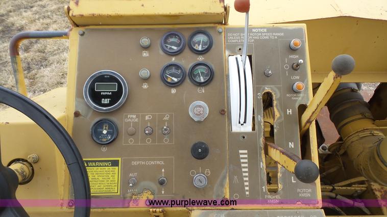 image for item J4675 1992 Caterpillar RR250 reclaimer