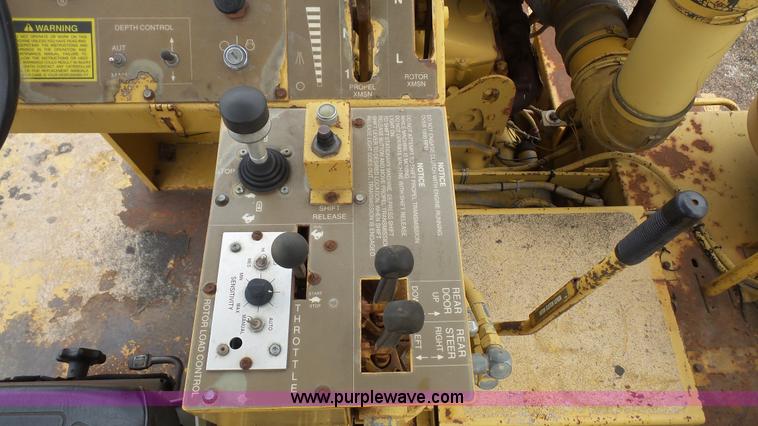 image for item J4675 1992 Caterpillar RR250 reclaimer