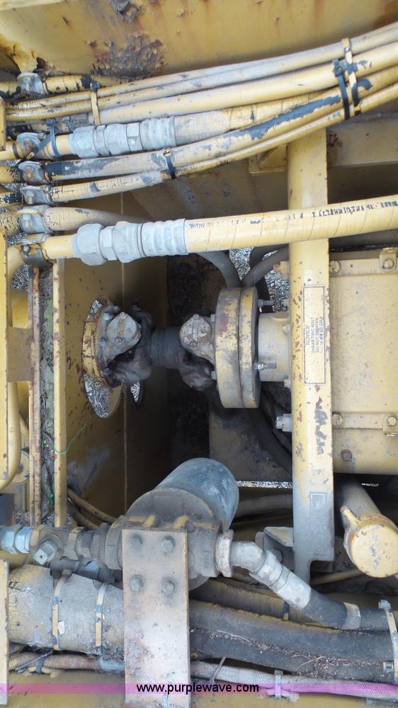 image for item J4675 1992 Caterpillar RR250 reclaimer