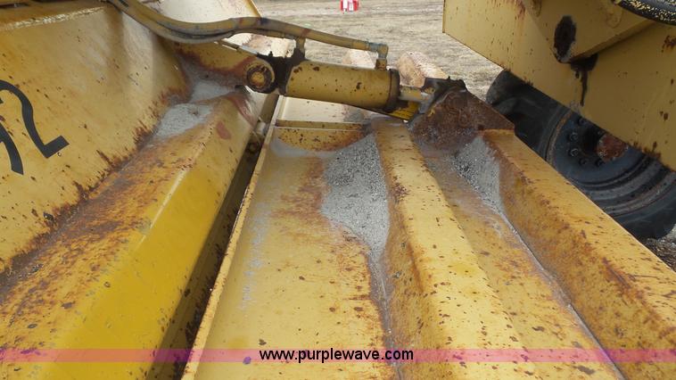 image for item J4675 1992 Caterpillar RR250 reclaimer