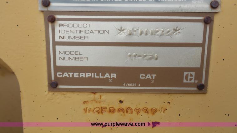 image for item J4675 1992 Caterpillar RR250 reclaimer