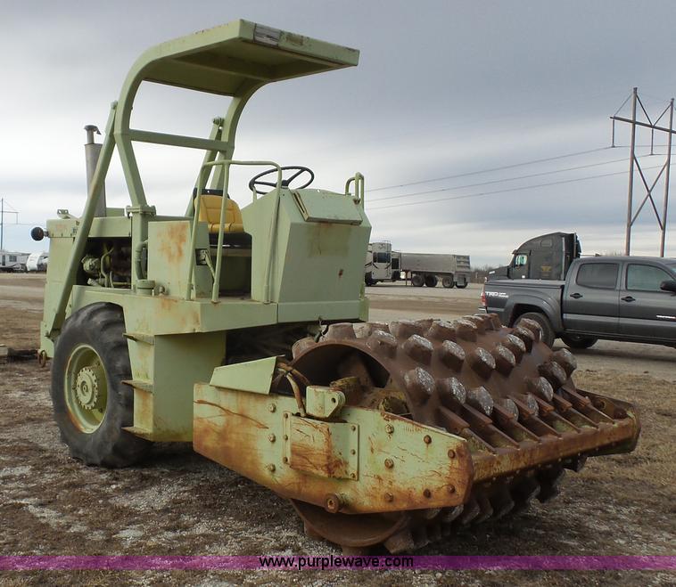 image for item J4676 Raygo Rascal soil compactor