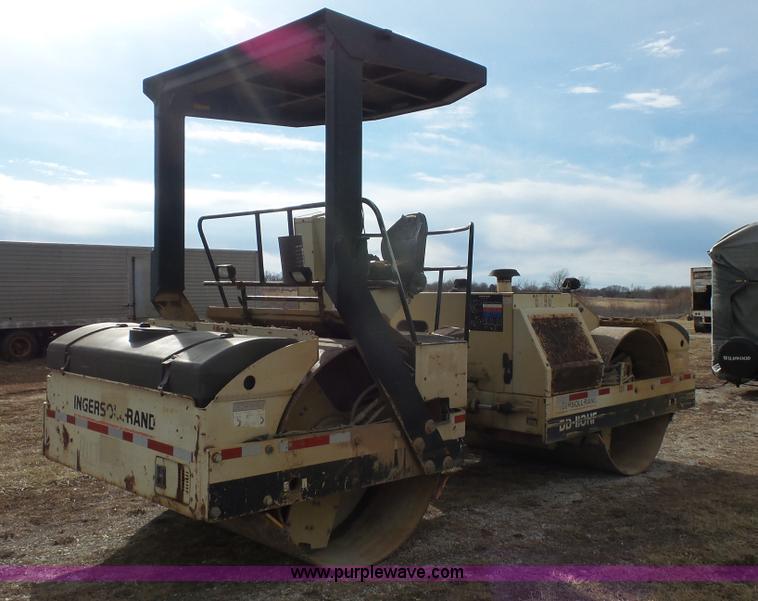 image for item J4677 2000 Ingersoll Rand DD110HF vibratory double drum roller
