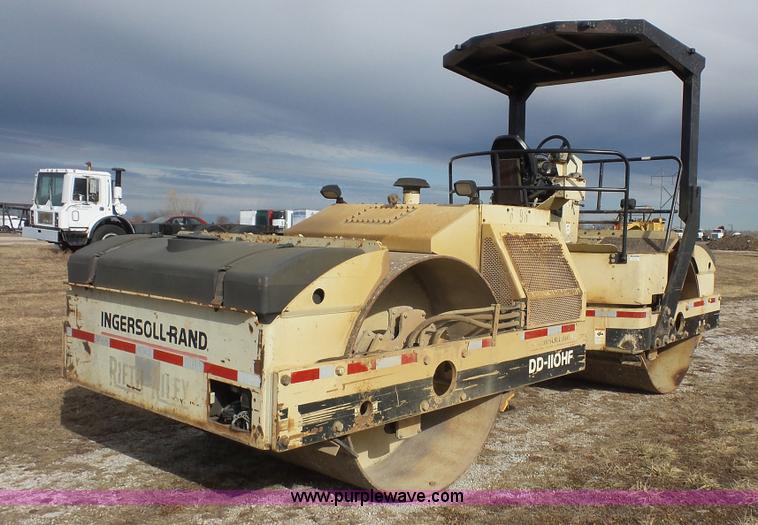 image for item J4677 2000 Ingersoll Rand DD110HF vibratory double drum roller