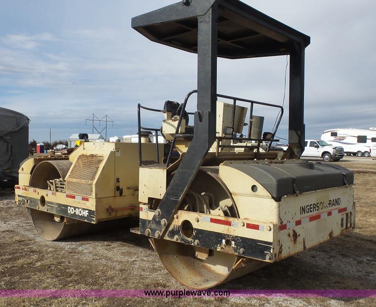 image for item J4677 2000 Ingersoll Rand DD110HF vibratory double drum roller