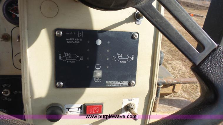 image for item J4677 2000 Ingersoll Rand DD110HF vibratory double drum roller