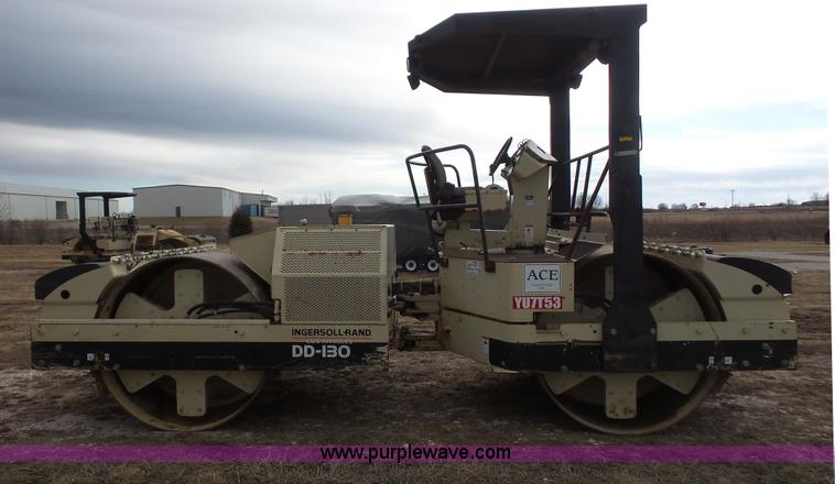 image for item J4679 1999 Ingersoll Rand DD-130 vibratory double drum roller