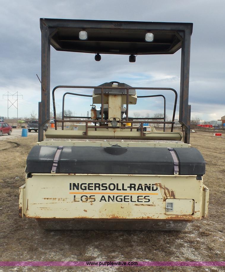 image for item J4679 1999 Ingersoll Rand DD-130 vibratory double drum roller