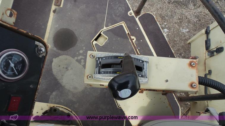 image for item J4679 1999 Ingersoll Rand DD-130 vibratory double drum roller