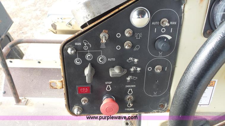 image for item J4679 1999 Ingersoll Rand DD-130 vibratory double drum roller