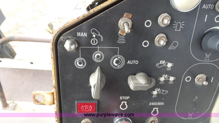 image for item J4679 1999 Ingersoll Rand DD-130 vibratory double drum roller