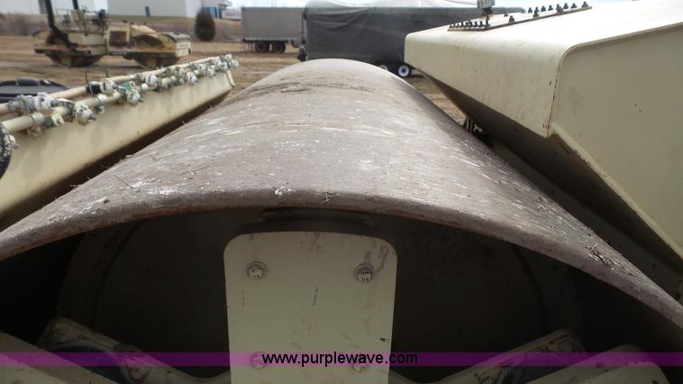 image for item J4679 1999 Ingersoll Rand DD-130 vibratory double drum roller