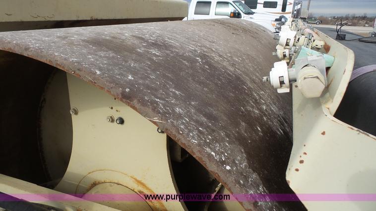 image for item J4679 1999 Ingersoll Rand DD-130 vibratory double drum roller
