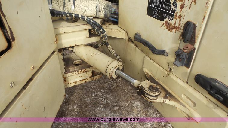 image for item J4679 1999 Ingersoll Rand DD-130 vibratory double drum roller