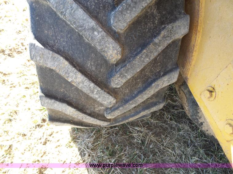 image for item J7652 1995 NMC 240-2 wheel loader