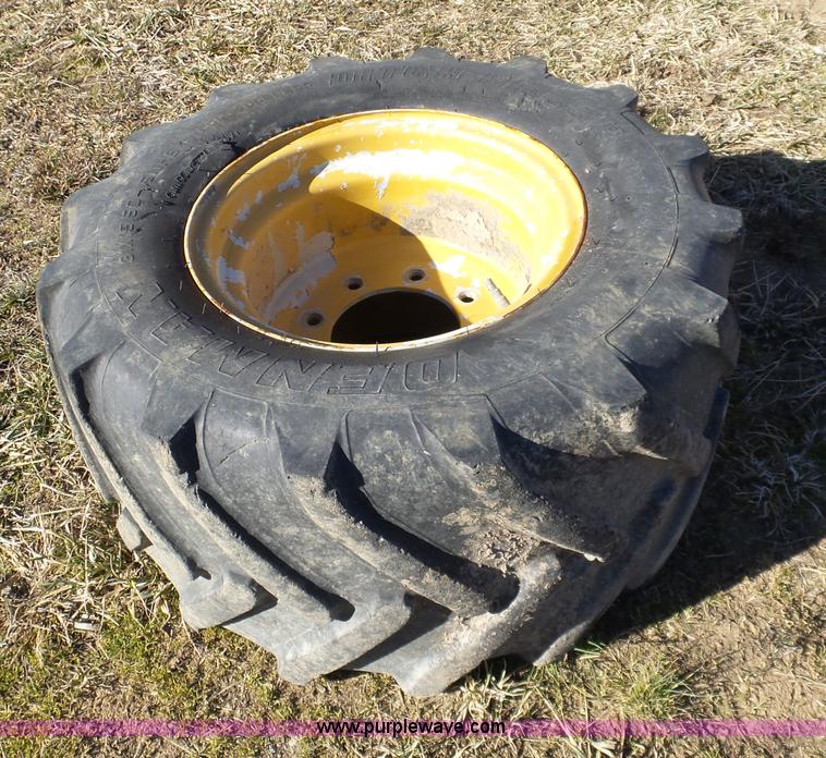 image for item J7652 1995 NMC 240-2 wheel loader