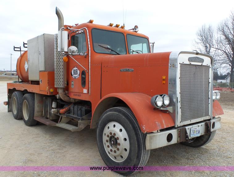 image for item J7660 1980 Freightliner FLC-11564T vacuum truck