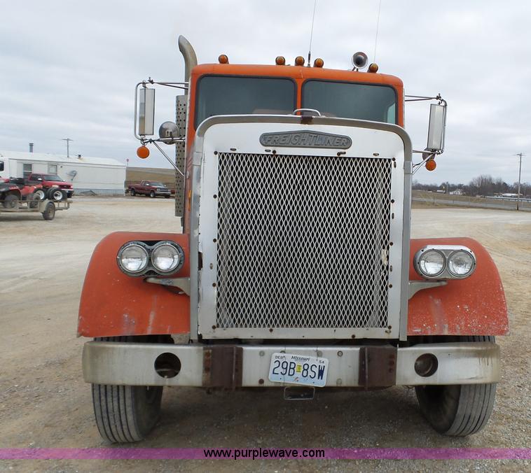 image for item J7660 1980 Freightliner FLC-11564T vacuum truck