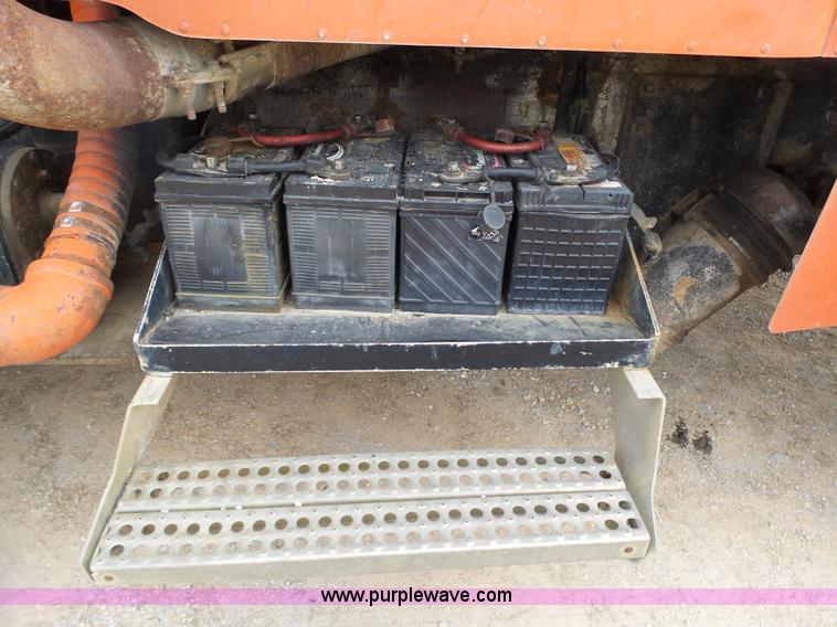 image for item J7660 1980 Freightliner FLC-11564T vacuum truck