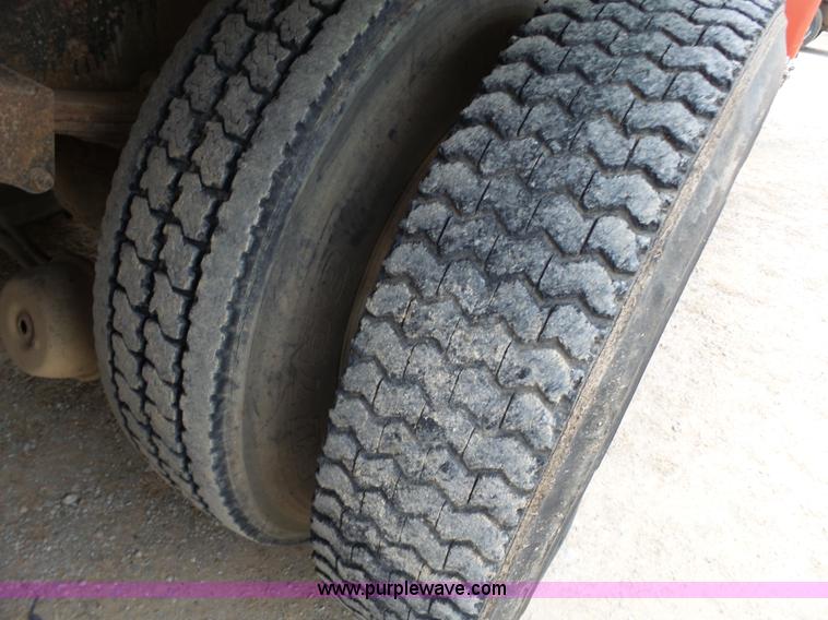 image for item J7660 1980 Freightliner FLC-11564T vacuum truck