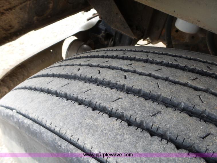 image for item J7660 1980 Freightliner FLC-11564T vacuum truck