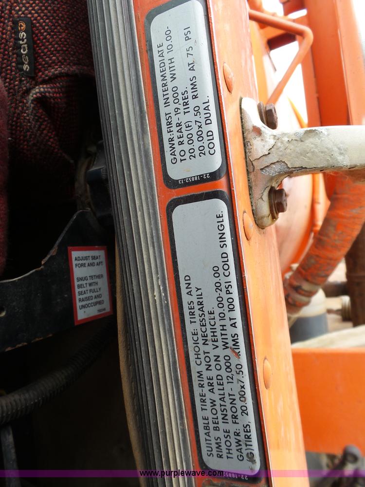 image for item J7660 1980 Freightliner FLC-11564T vacuum truck