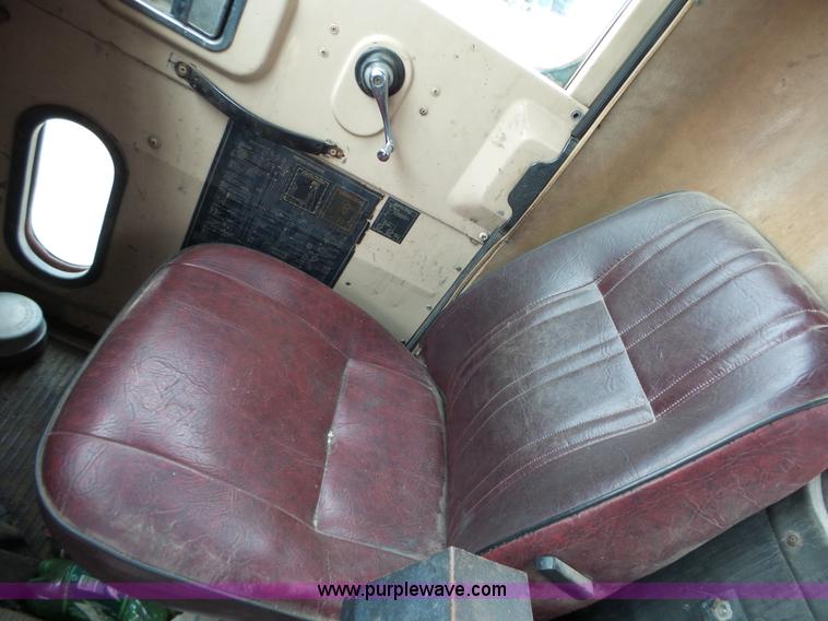 image for item J7660 1980 Freightliner FLC-11564T vacuum truck