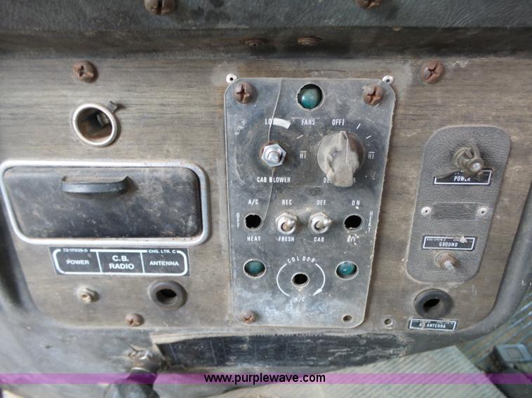 image for item J7660 1980 Freightliner FLC-11564T vacuum truck