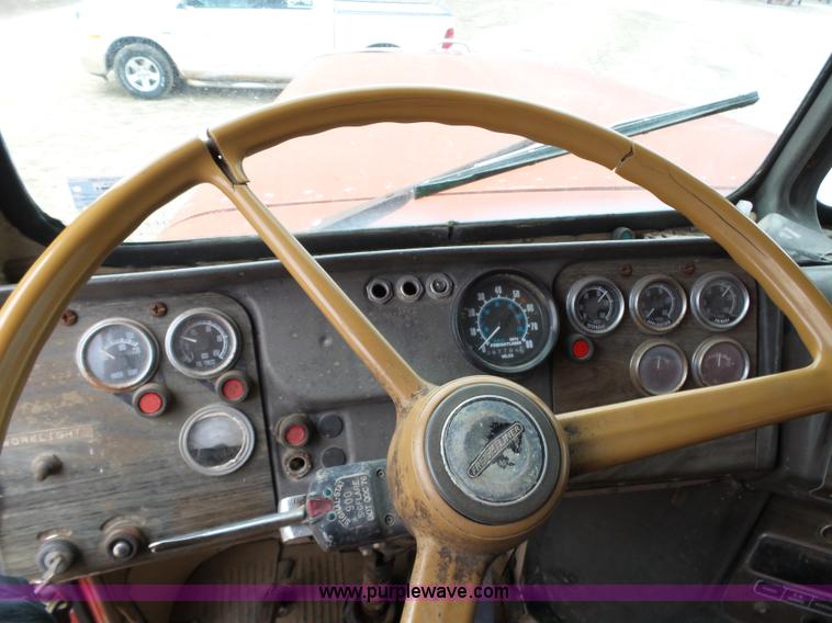 image for item J7660 1980 Freightliner FLC-11564T vacuum truck